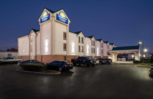 Tougaloo Hotel | Days Inn & Suites by Wyndham Ridgeland