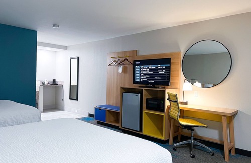 Santa Rosa Hotel | Days Inn & Suites by Wyndham Santa Rosa