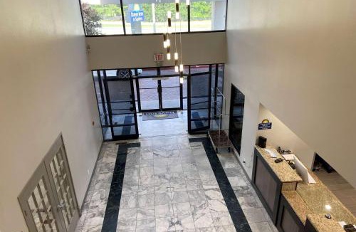 Tahlequah Hotel | Days Inn & Suites by Wyndham Tahlequah