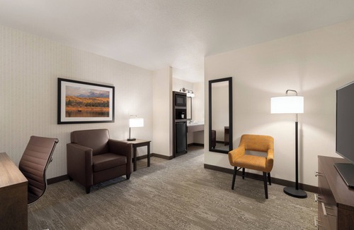 Bozeman Hotel | Days Inn & Suites by Wyndham Bozeman