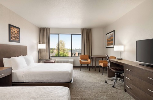 Bozeman Hotel | Days Inn & Suites by Wyndham Bozeman