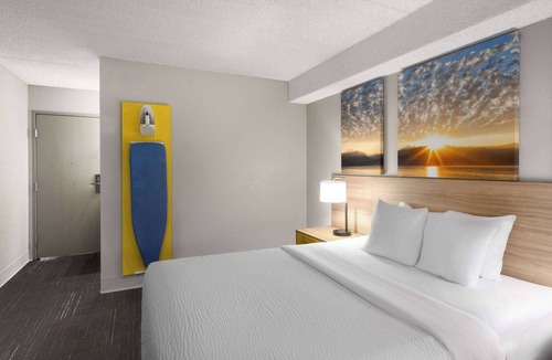 Bozeman Hotel | Days Inn & Suites by Wyndham Bozeman