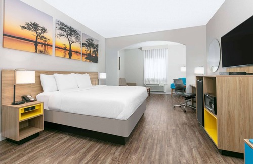 Cabot Hotel | Days Inn & Suites by Wyndham Cabot