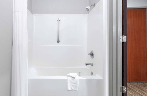 Cabot Hotel | Days Inn & Suites by Wyndham Cabot