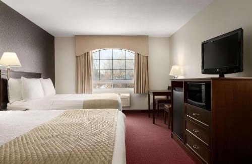 Brandon Hotel | Days Inn & Suites by Wyndham Brandon