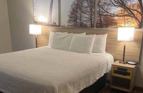 Cuba Hotel | Days Inn & Suites by Wyndham Cuba