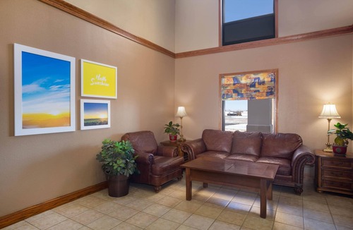 Cuba Hotel | Days Inn & Suites by Wyndham Cuba