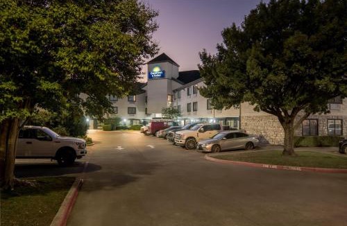 DeSoto Hotel | Days Inn & Suites by Wyndham DeSoto