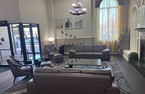 Festus Hotel | Days Inn & Suites by Wyndham Festus