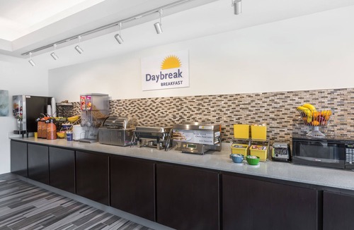 Barker Hotel | Days Inn & Suites by Wyndham Katy