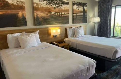 Tillmans Corner Hotel | Days Inn & Suites by Wyndham Mobile