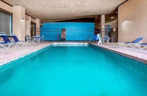 Clovis Hotel | Days Inn & Suites by Wyndham Clovis