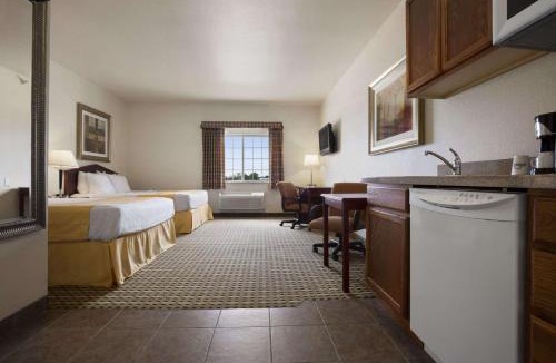 Columbus Hotel | Days Inn & Suites by Wyndham Columbus NE