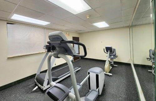 Greater Greenspoint Hotel | Days Inn & Suites by Wyndham Houston North/Aldine