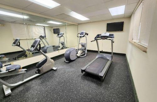 Greater Greenspoint Hotel | Days Inn & Suites by Wyndham Houston North/Aldine