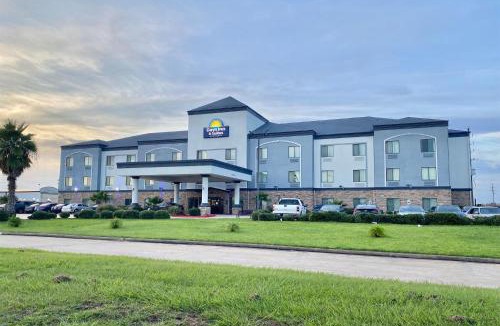 Mission Bend Hotel | Days Inn & Suites by Wyndham Houston/West Energy Corridor