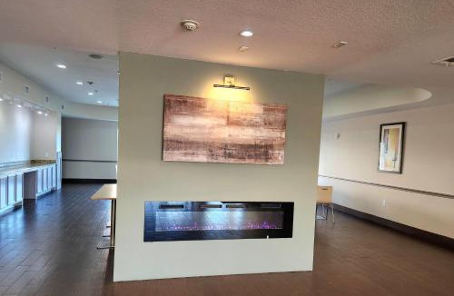 Mission Bend Hotel | Days Inn & Suites by Wyndham Houston/West Energy Corridor