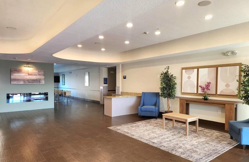 Clodine Hotel | Days Inn & Suites by Wyndham Houston/West Energy Corridor