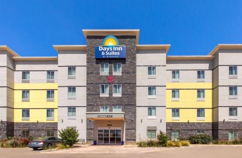 Lubbock Hotel | Days Inn & Suites by Wyndham Lubbock Medical Center