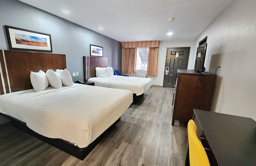 Winnie Hotel | Days Inn & Suites by Wyndham Winnie