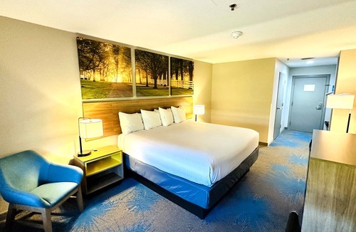 Wynne Hotel | Days Inn & Suites by Wyndham Wynne