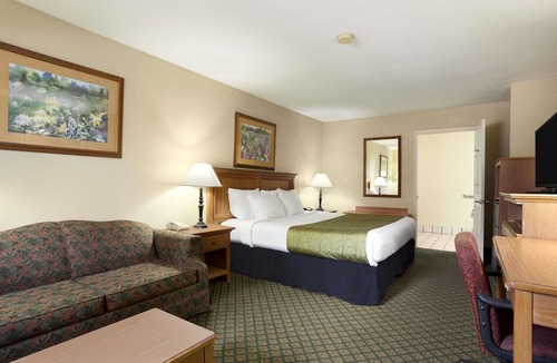 Stuttgart Hotel | Days Inn & Suites by Wyndham Stuttgart