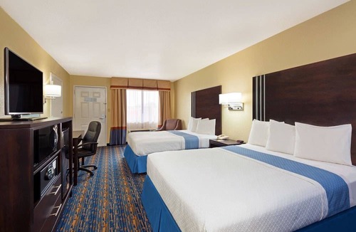 West San Antonio Hotel | Days Inn by Wyndham San Antonio Northwest/Seaworld