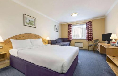 Weston Hotel | Days Inn Watford Gap