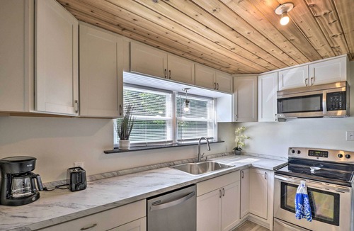 Kingston House | Daytona Beach Escape w/Studio < 3 Mi to Beach!