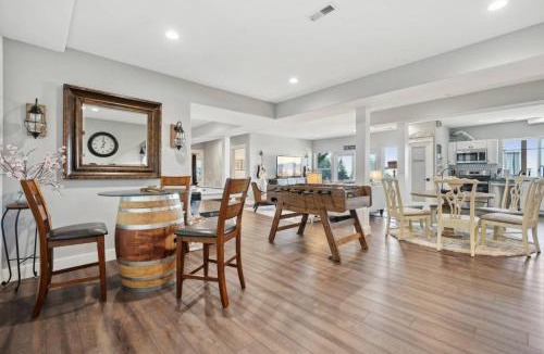 Amity House | Daze Off Amity