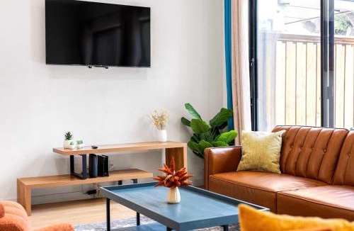 Dallas House | Dazzle in Downtown Mkt Ctr Garage DART