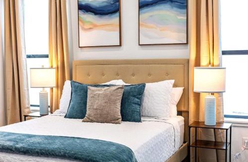 Dallas House | Dazzle in Downtown Mkt Ctr Garage DART