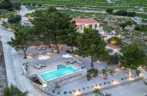 Potomje Villa | Dazzling Beachfront Villa - Villa Aria - 6 Bedrooms - Private Heated Pool