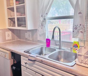 Waycross Apartment | Dazzling Downtown Delight