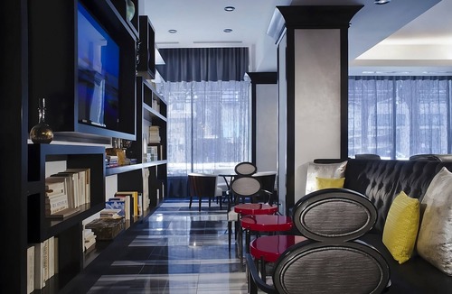 The Loop Hotel | Dazzling Downtown Stay Near Riverwalk & Museums | 4 Amazing Rooms