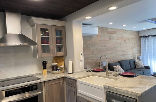 McCully - Moiliili Apartment | Dazzling Waikiki Apt Sleeps 7-excellent A/C & PARKING included