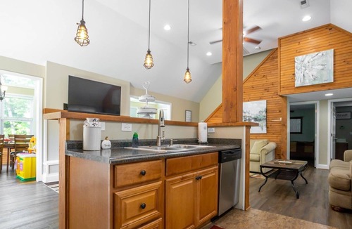 Dublin Cabin | Dbl Dock/Claytor Lake 3BS8 - Dock Holiday