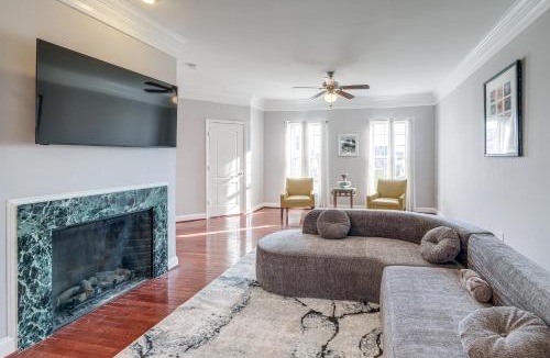 Laurel House | DC Area Base with Easy Transit Access and Game Room