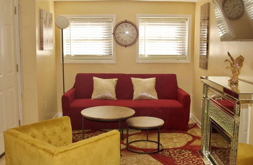 Cardozo Apartment | DC Dwtn Apt. w/Modern Interior