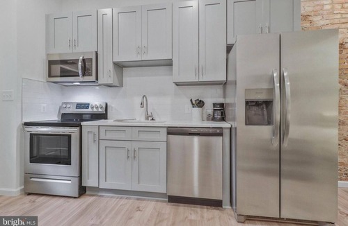 Eckington Apartment | DC Flat, 2BR 1BA Chic