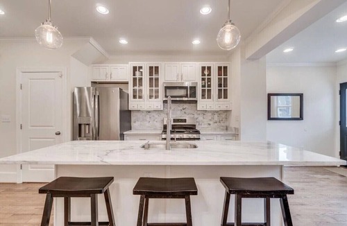 Columbia Heights House | DC Home w/Huge Roofdeck + Parking : Sleeps 12