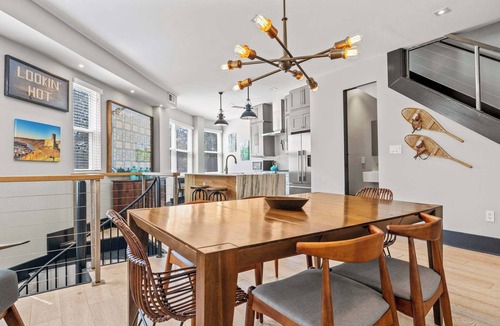 Stronghold Condo | DC Luxury: 5BR, Modern, Rooftop Views, Prime Spot
