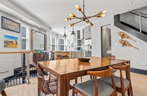 Stronghold Condo | DC Luxury Townhouse: Rooftop, 5BR, Groups/Getaways