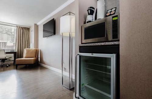 West End Hotel | DC Stay near Georgetown | Remote-Work Ready | Walk to Dining & Attractions