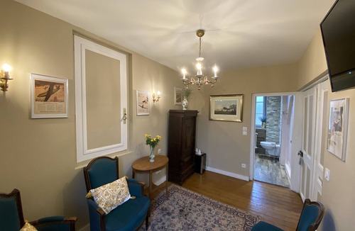 Arromanches-les-Bains Bed & Breakfast | DDAY Aviators Le Manoir