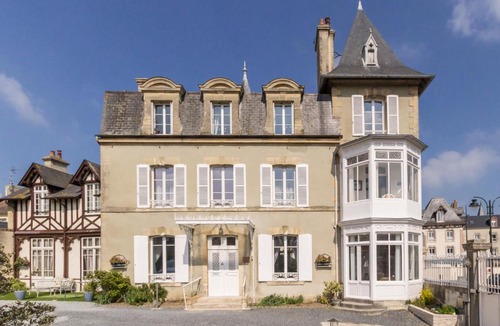 Arromanches-les-Bains House | DDay Aviators Le Manoir