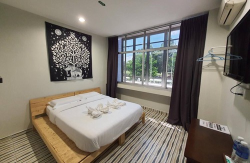 Kampung Bakau Tinggi Hotel | De Chukai Hotel