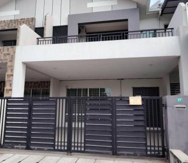 Batu Gajah House | De' Jamboree Homestay