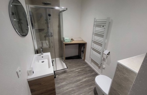 La Vancelle Apartment | "De l'herbe jusqu'à les genoux" - 2-room apartment