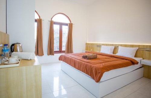 Gerung House | De Luna Guest House